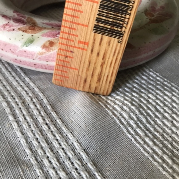 Studio pottery vase hanging circular donut vase. Hand painted. Signed. Floral - Picture 8 of 8